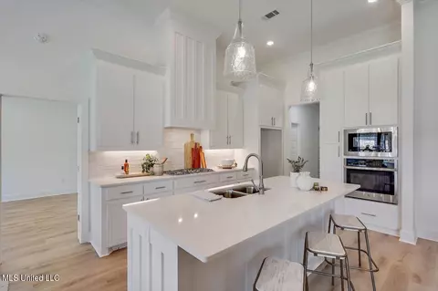 Kitchen - 905 Brunswick Ct, Flowood, MS 39232 photo 1 of 5