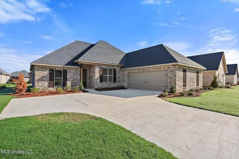 Exterior - 905 Brunswick Ct, Flowood, MS 39232 photo 2 of 6