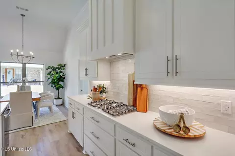 Kitchen - 905 Brunswick Ct, Flowood, MS 39232 photo 3 of 5