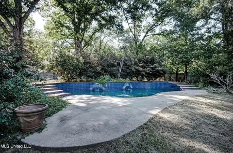 Exterior - 4323 Brook Dr, Jackson, MS 39206 photo 11 of 16