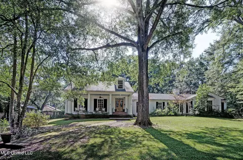 Exterior - 4323 Brook Dr, Jackson, MS 39206 photo 2 of 16