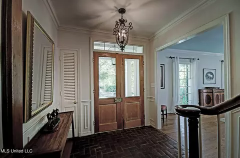 Entry Way - 4323 Brook Dr, Jackson, MS 39206 photo 2 of 4
