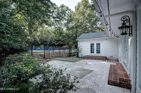 Exterior - 4323 Brook Dr, Jackson, MS 39206 photo 8 of 16