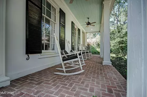 Exterior - 4323 Brook Dr, Jackson, MS 39206 photo 5 of 16