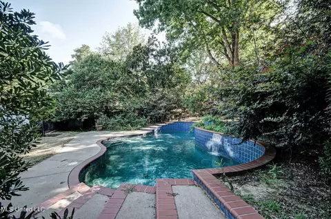 Exterior - 4323 Brook Dr, Jackson, MS 39206 photo 14 of 16