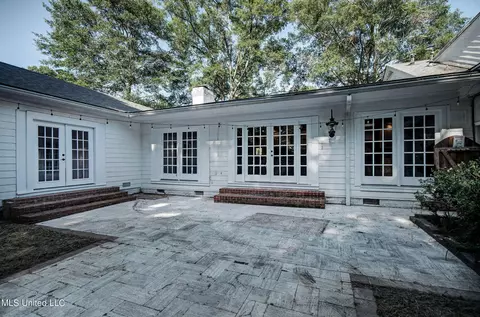 Exterior - 4323 Brook Dr, Jackson, MS 39206 photo 9 of 16