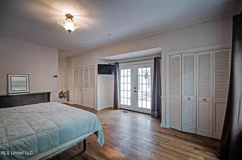 Bedroom - 4323 Brook Dr, Jackson, MS 39206 photo 2 of 11