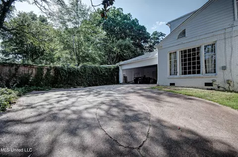 Exterior - 4323 Brook Dr, Jackson, MS 39206 photo 7 of 16