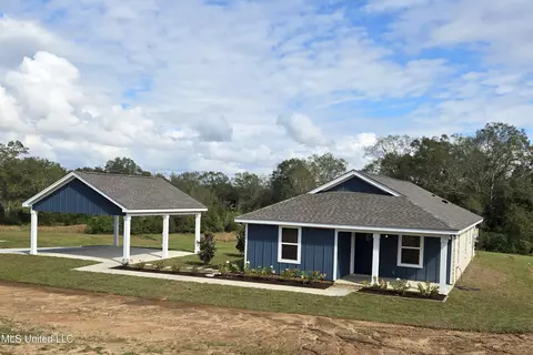 16 E Twin Oaks Ln, Carriere, MS 39426