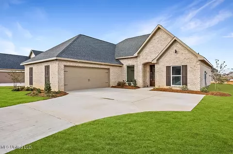 911 Brunswick Ct, Flowood, MS 39232