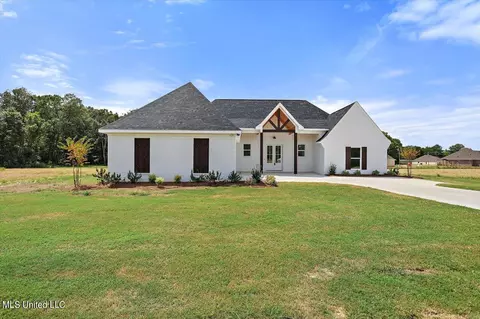 424 Lennon Ln, Brandon, MS 39047