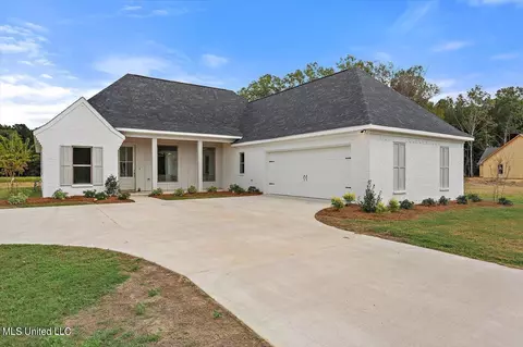 425 Lennon Ln, Brandon, MS 39047