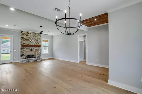 Living - 102 Katherine Ct, Madison, MS 39110 photo 5 of 5