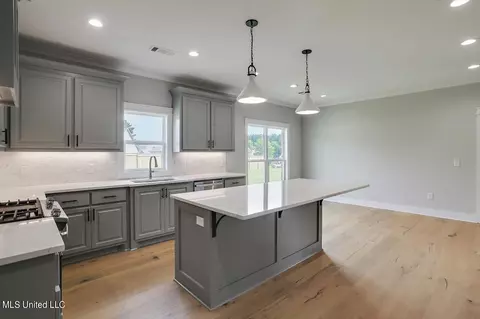 Kitchen - 102 Katherine Ct, Madison, MS 39110 photo 3 of 5