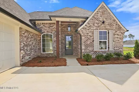 102 Katherine Ct, Madison, MS 39110