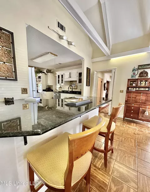 Kitchen - 152 Brooksberg Dr, Magee, MS 39111 photo 3 of 6