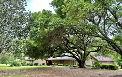 152 Brooksberg Dr, Magee, MS 39111