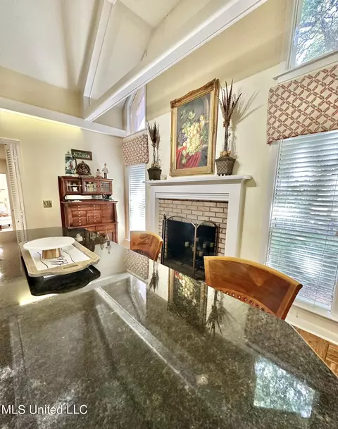 Kitchen - 152 Brooksberg Dr, Magee, MS 39111 photo 4 of 6