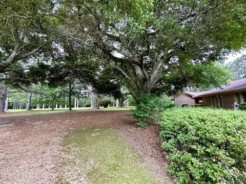 Exterior - 152 Brooksberg Dr, Magee, MS 39111 photo 5 of 26