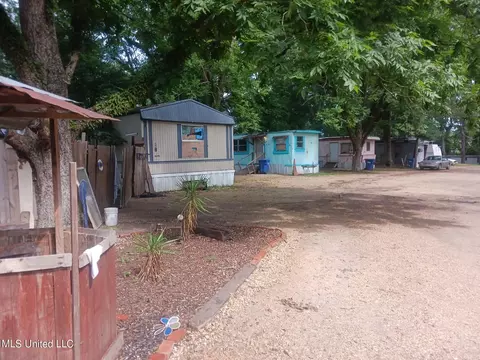 304 Jefferson St, Monticello, MS 39654