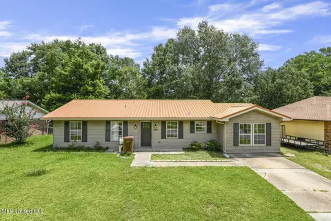 692 Valerie Dr, Biloxi, MS 39532