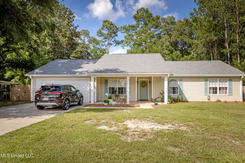 9224 E Ridgeview Dr, Ocean Springs, MS 39564