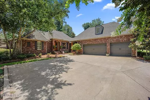 106 Timber Dr, Madison, MS 39110
