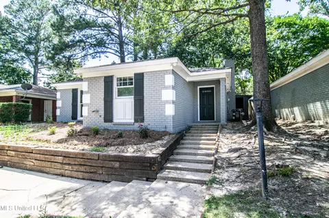 13 Ashland Ave, Brandon, MS 39047