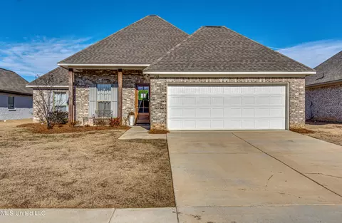 406 E Buttonwood Ln, Canton, MS 39046