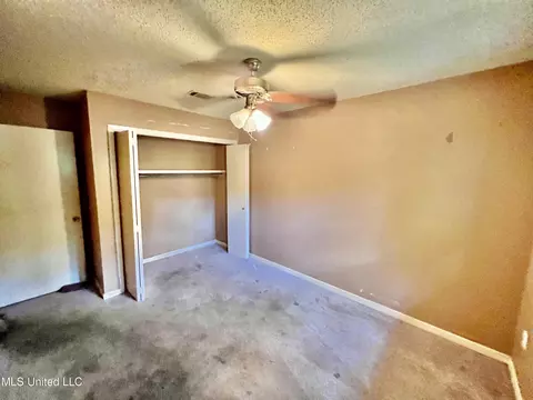 Bedroom - 1255 E County Line Rd #L-3, Jackson, MS 39211 photo 3 of 4
