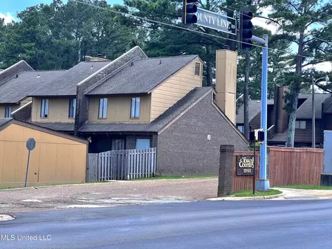1255 E County Line Rd #L-3, Jackson, MS 39211