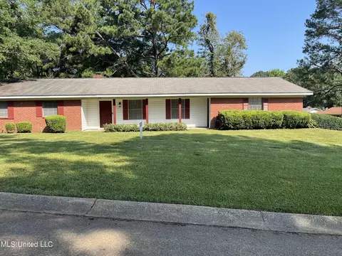 1014 Laurelwood Dr, Clinton, MS 39056