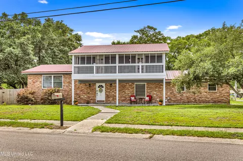 623 Sarazen Dr, Gulfport, MS 39507