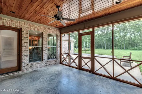 Exterior - 4050 N Ratliff Rd, Jackson, MS 39209 photo 8 of 9