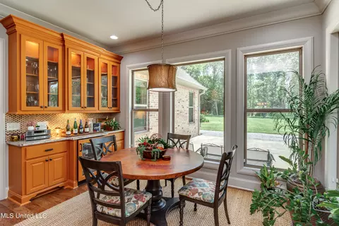 Dining - 4050 N Ratliff Rd, Jackson, MS 39209 photo 2 of 3