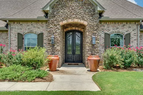 Exterior - 4050 N Ratliff Rd, Jackson, MS 39209 photo 2 of 9