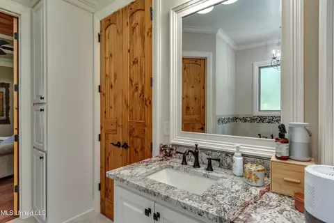 Bath - 4050 N Ratliff Rd, Jackson, MS 39209 photo 4 of 7