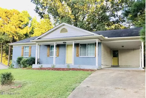 2654 Columbus Dr, Hernando, MS 38632