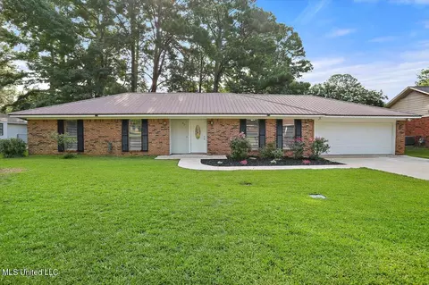 62 Fenceway Dr, Brandon, MS 39042