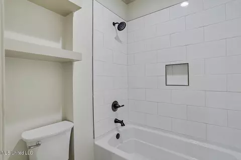 Bath - 237 Bronson Bnd, Flowood, MS 39232 photo 5 of 5