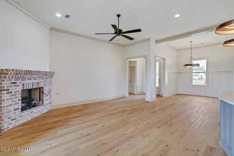 Living - 237 Bronson Bnd, Flowood, MS 39232 photo 2 of 3