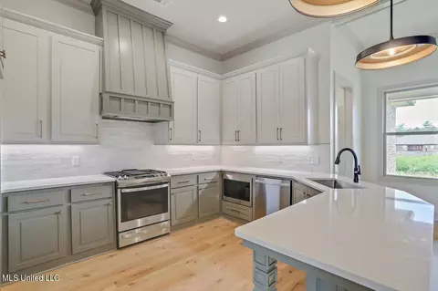Kitchen - 237 Bronson Bnd, Flowood, MS 39232 photo 1 of 3