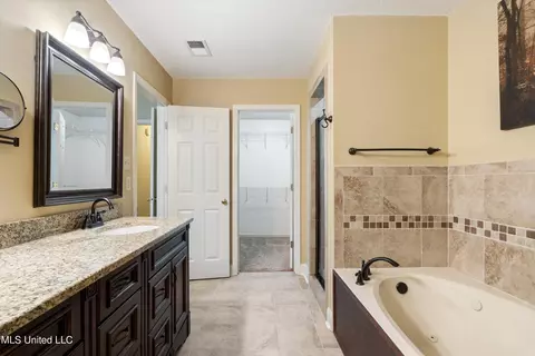 Bath - 4732 Patton Dr, Olive Branch, MS 38654 photo 3 of 3