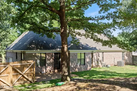 Exterior - 4732 Patton Dr, Olive Branch, MS 38654 photo 4 of 6