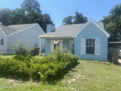 1723 James Buchanan Dr, Biloxi, MS 39531