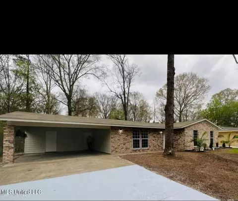 3228 Lakewood Dr, Jackson, MS 39212
