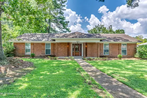 31 Stonegate Dr, Brandon, MS 39042