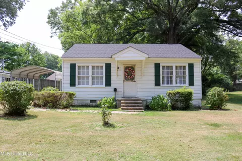 213 Lindale St, Senatobia, MS 38668