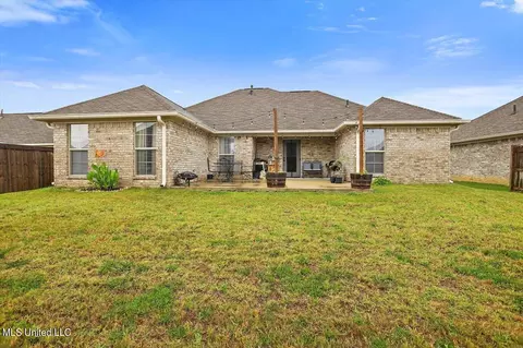 Exterior - 1237 Addison Ln, Brandon, MS 39042 photo 3 of 6