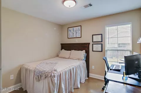 Bedroom - 1237 Addison Ln, Brandon, MS 39042 photo 3 of 3